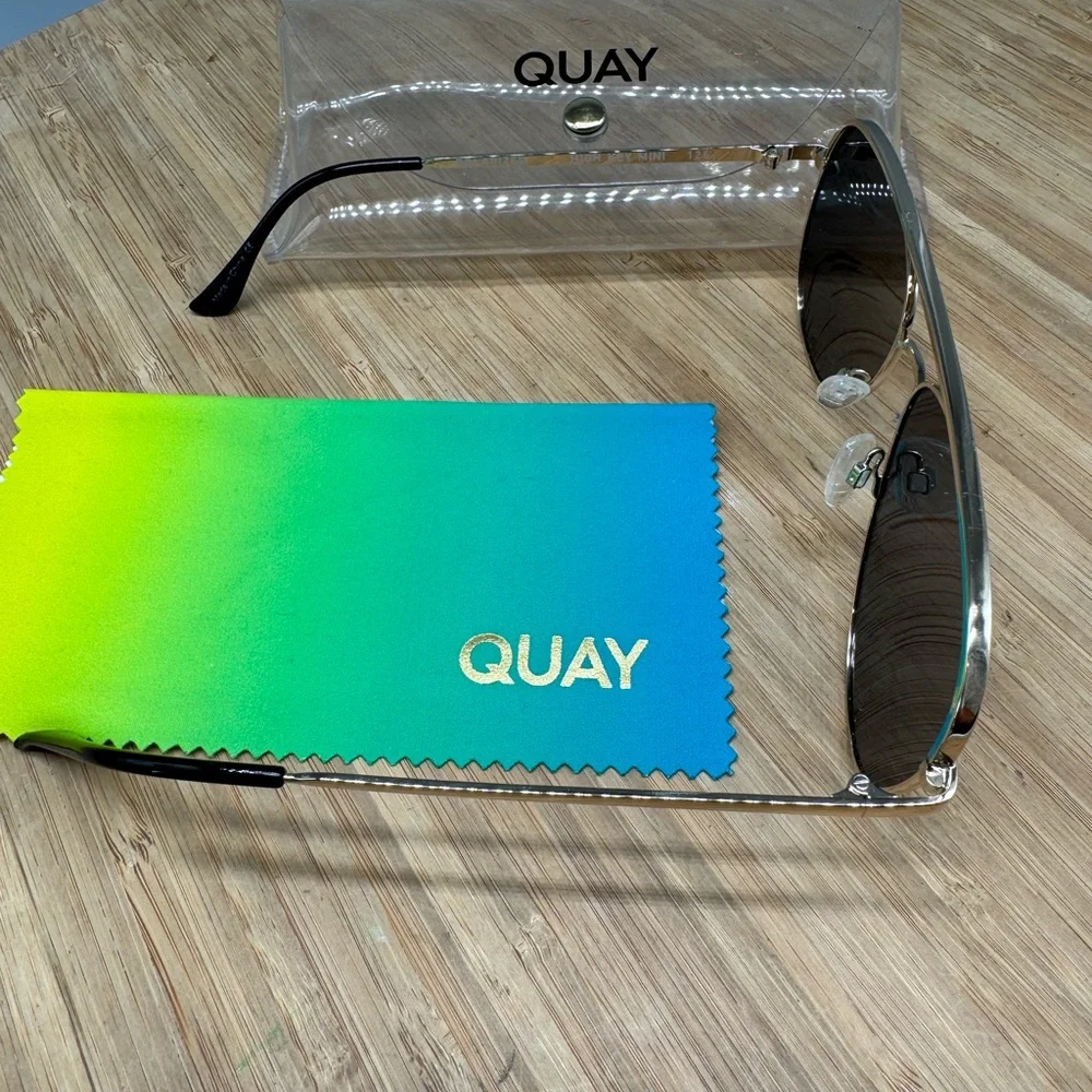 Quay‎ High Key Mini 126 Sunglasses Gold Polarized Display